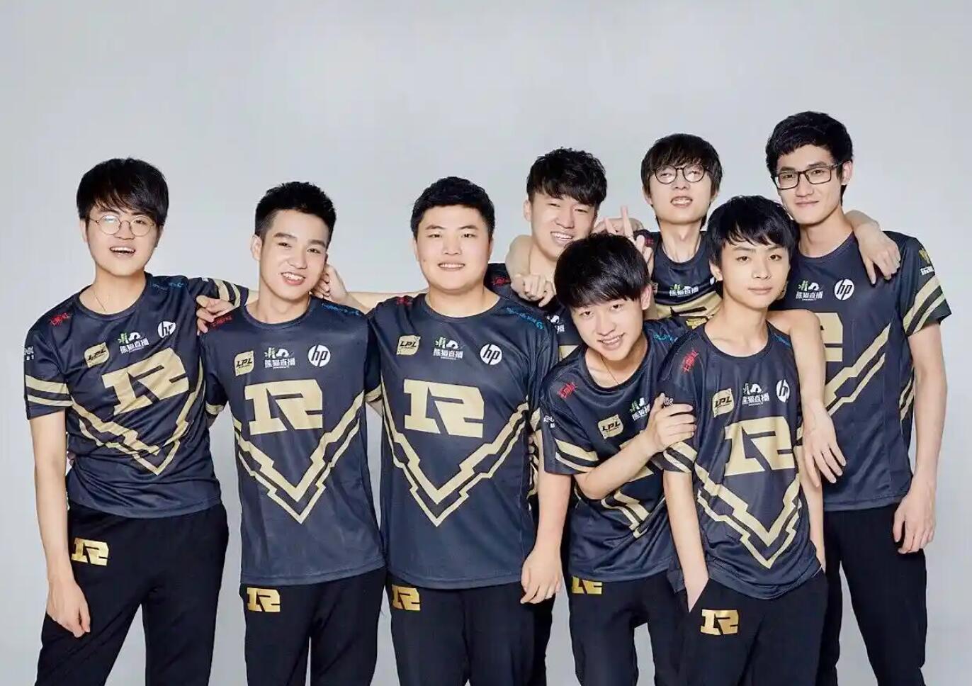 Uzi重要时刻领先优势明显，勇士带队取胜！